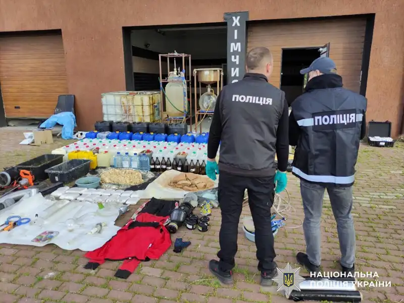 Наркобізнес під ударом: поліція провела понад 200 обшуків по всій Україні
